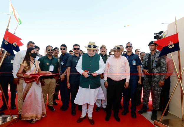 Narendra Modi, Chief Minister of Gujarat with BSF Security Guards