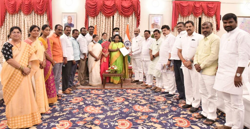 Sanjay accuses KCR of harassing sarpanches, usurping their powers