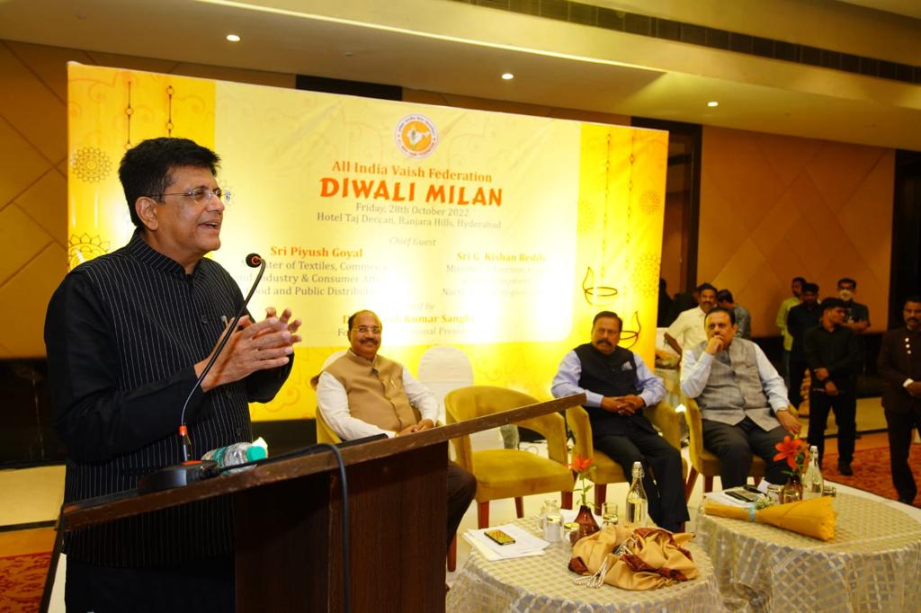 Piyush Goyal asks to give primacy to products that are made in India