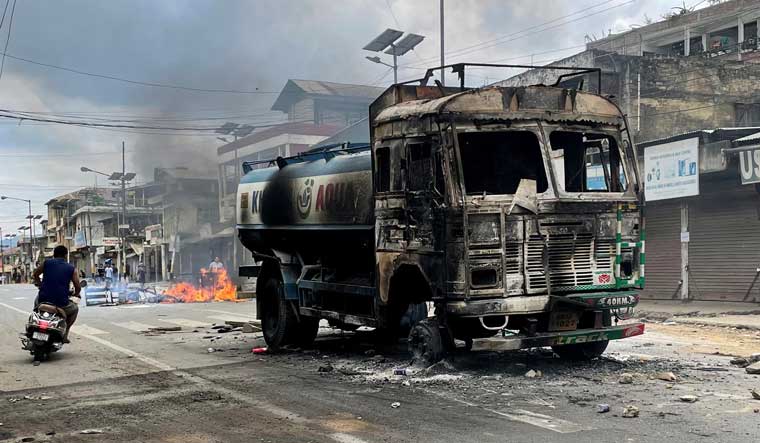 Govt issues ‘shoot at sight’ order in Manipur