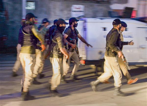 Police inspector Ahmad Wani shot by terrorists near Eidgah in Srinagar