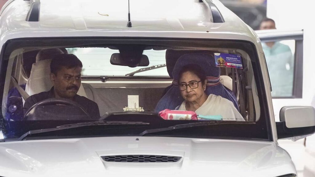 Mamata Banerjee walks out of Niti Aayog meet